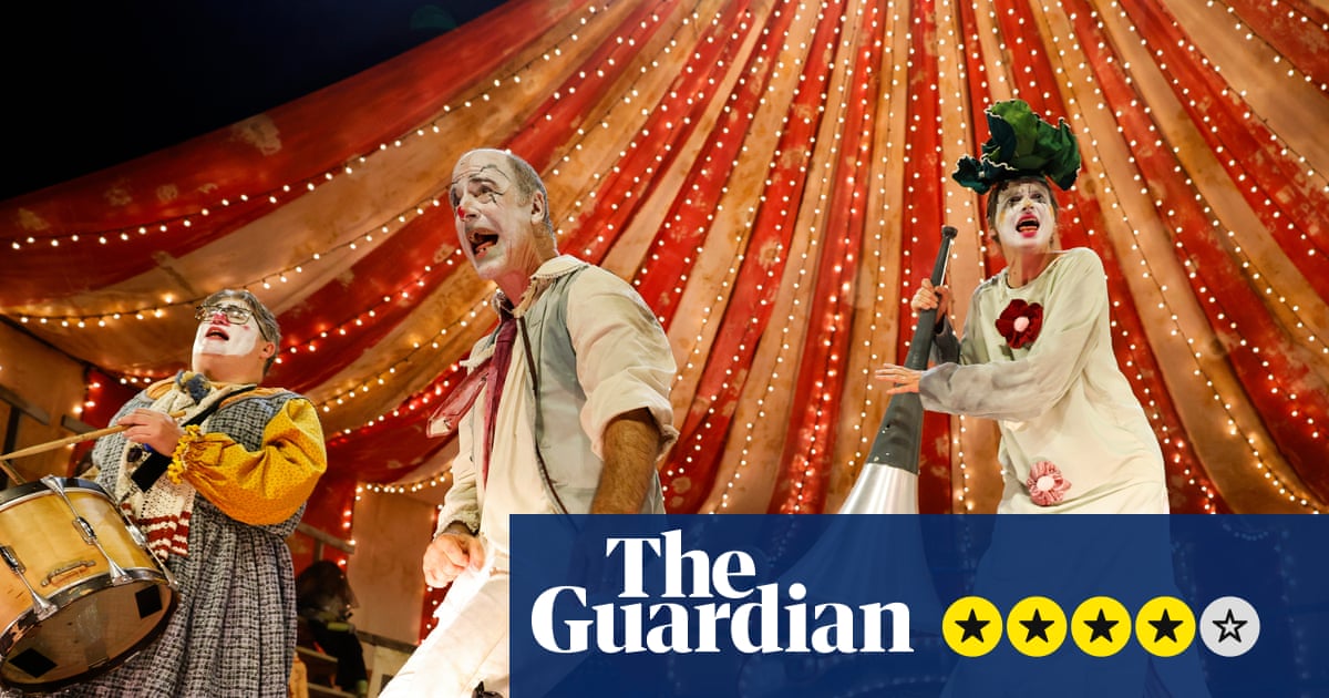 «Clown Show» Джеффа Собелла: клоунская феерия и распад американской мечты в одном бряцании